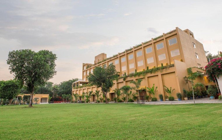 The Lalita Grand